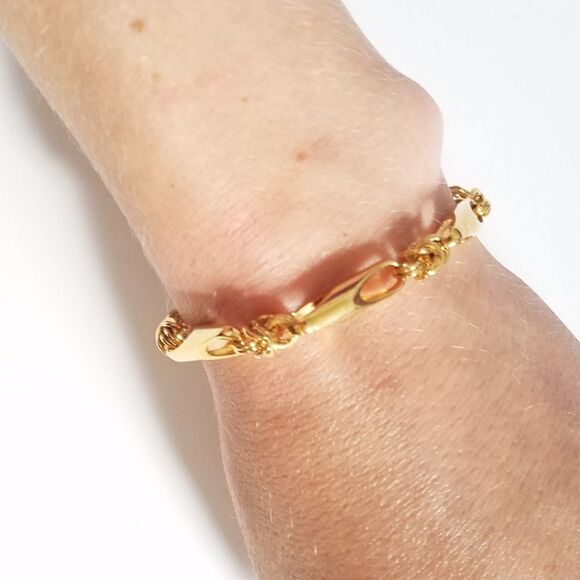 Vintage Gold Tone Bracelet - Picture 1 of 4